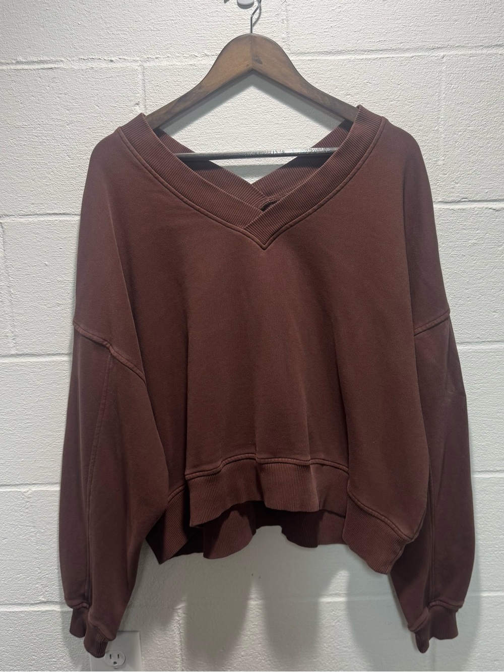 Aerie Real Oversized Cropped V-Neck Sweatshirt Brown Large